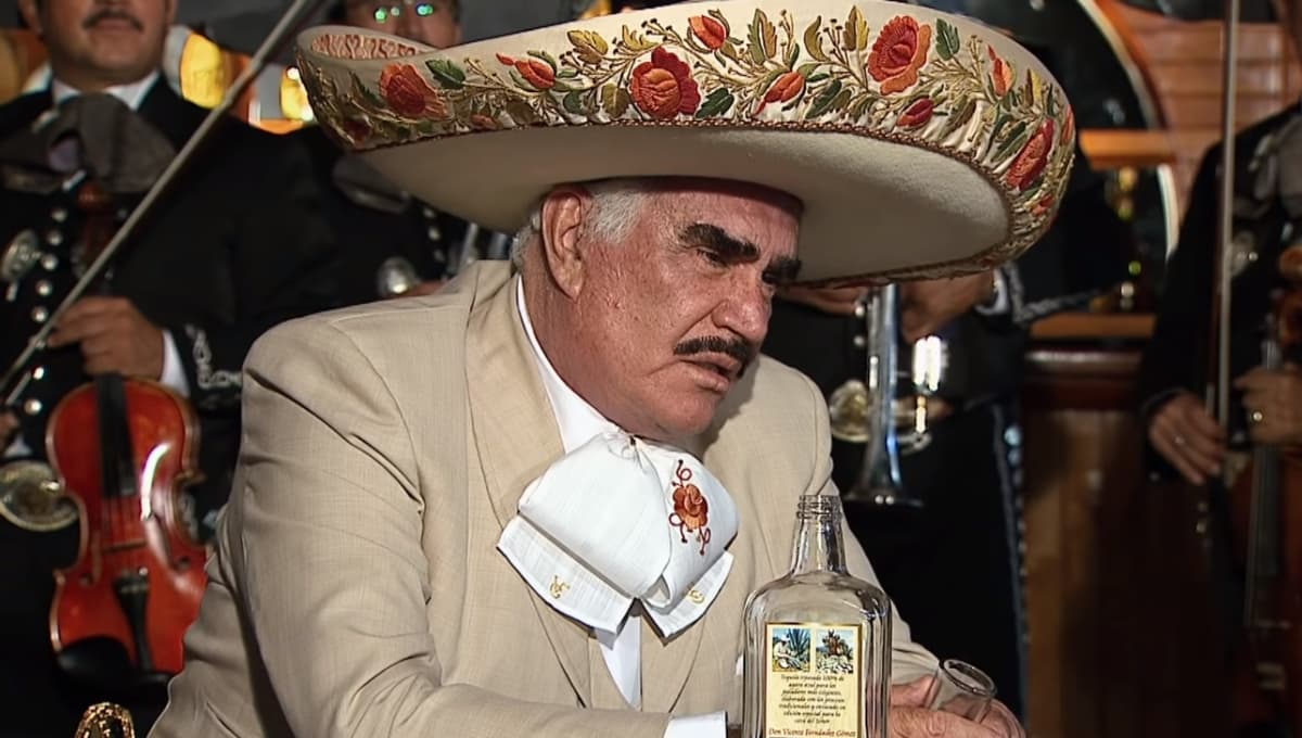 Las canciones de Vicente Fernández perfectas para cantar en una cantina