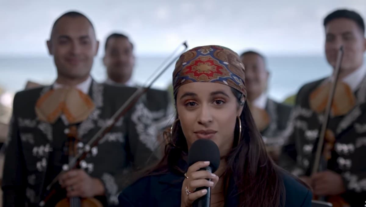 Camila Cabello retoma sus raíces mexicanas con mariachi en Tiny Desk y presenta ‘La Buena Vida’
