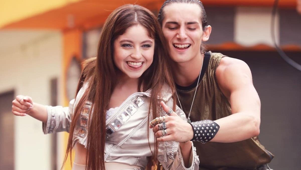 Emilio Osorio felicita a Karol Sevilla con ROMÁNTICO mensaje
