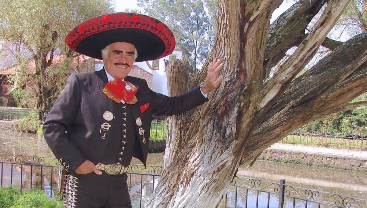La historia de ‘Hermoso Cariño’, la canción de Vicente Fernández que no puede faltarle al mariachi