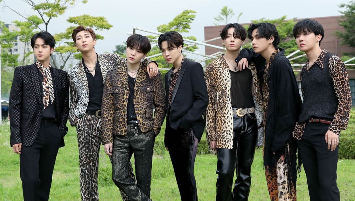 Hooligan de BTS en coreano y español